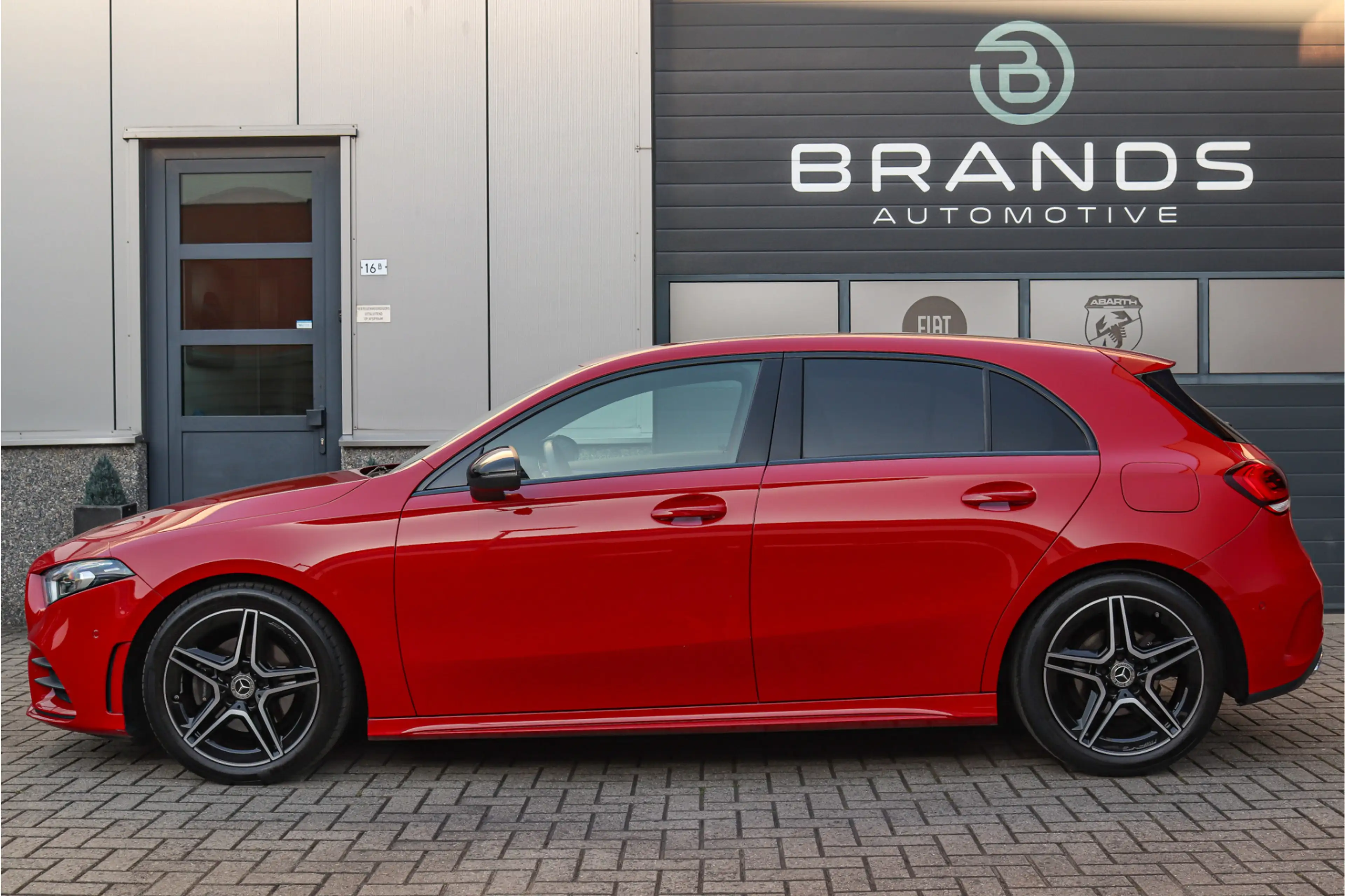 Mercedes-Benz A 180 Business Solution AMG Navi Carplay LED adaptief Ca — photo 5