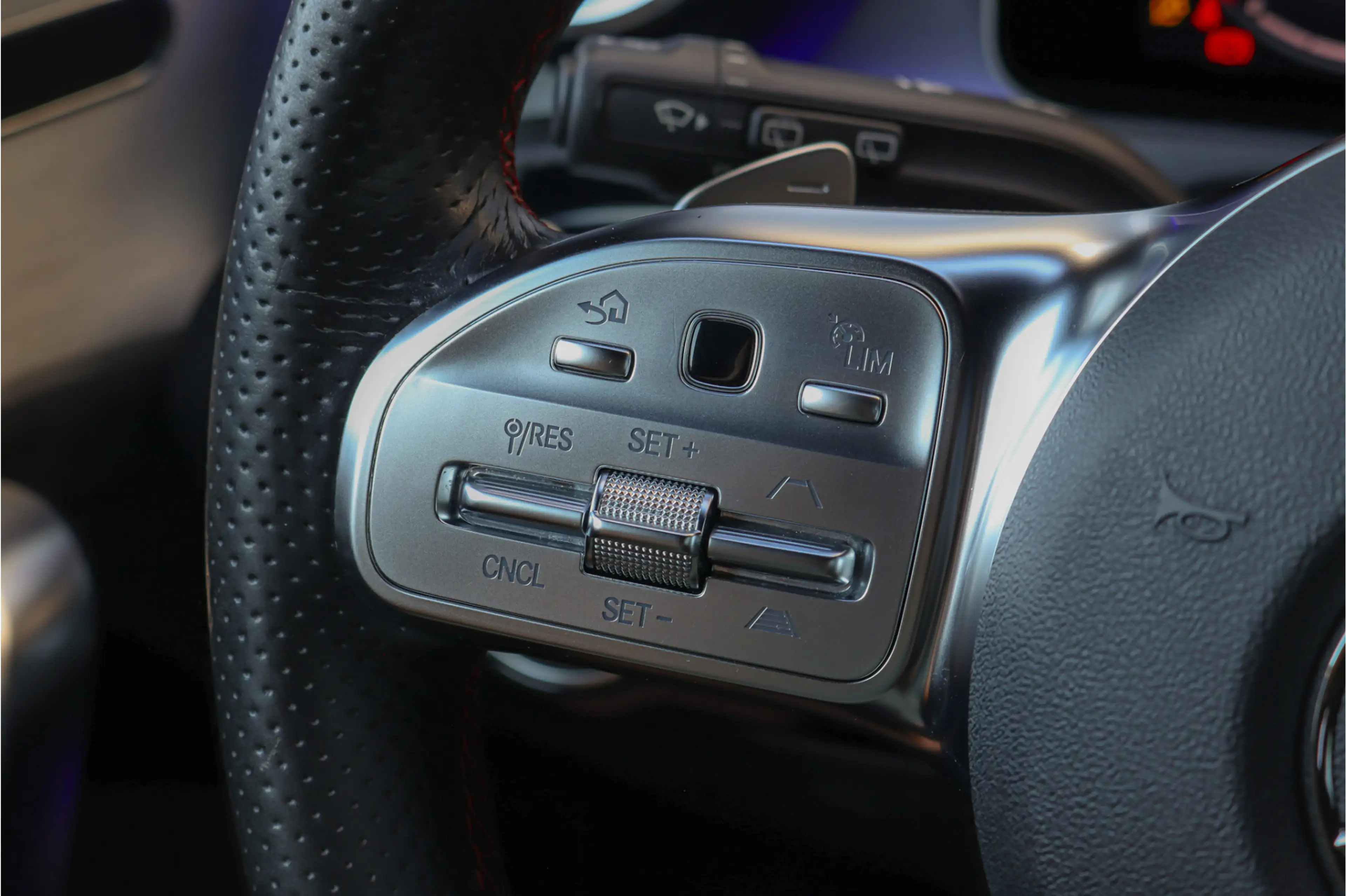 Mercedes-Benz A 180 Business Solution AMG Navi Carplay LED adaptief Ca — photo 20