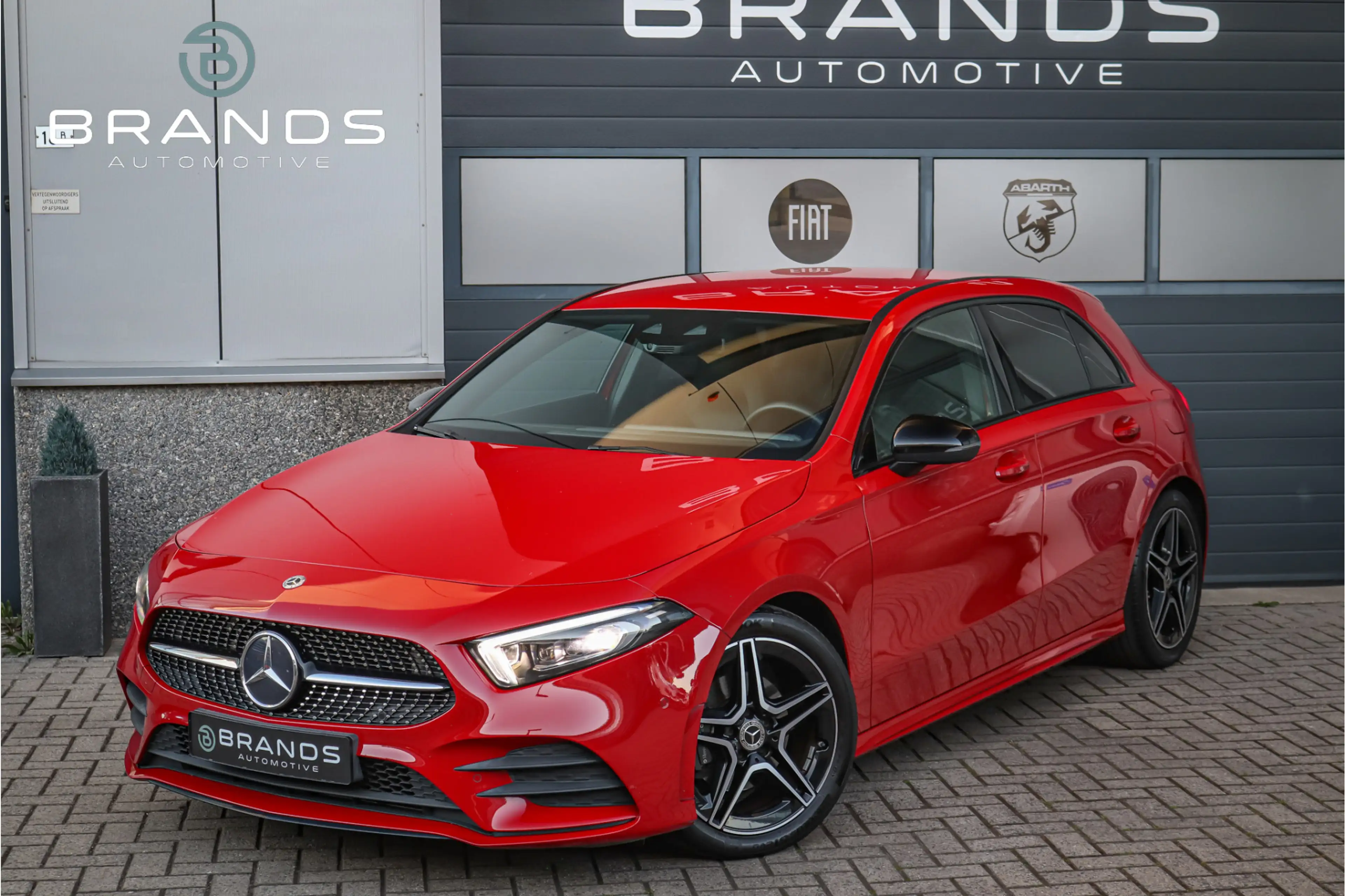 Mercedes-Benz A 180 Business Solution AMG Navi Carplay LED adaptief Ca