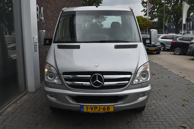 Mercedes-Benz Sprinter view 9