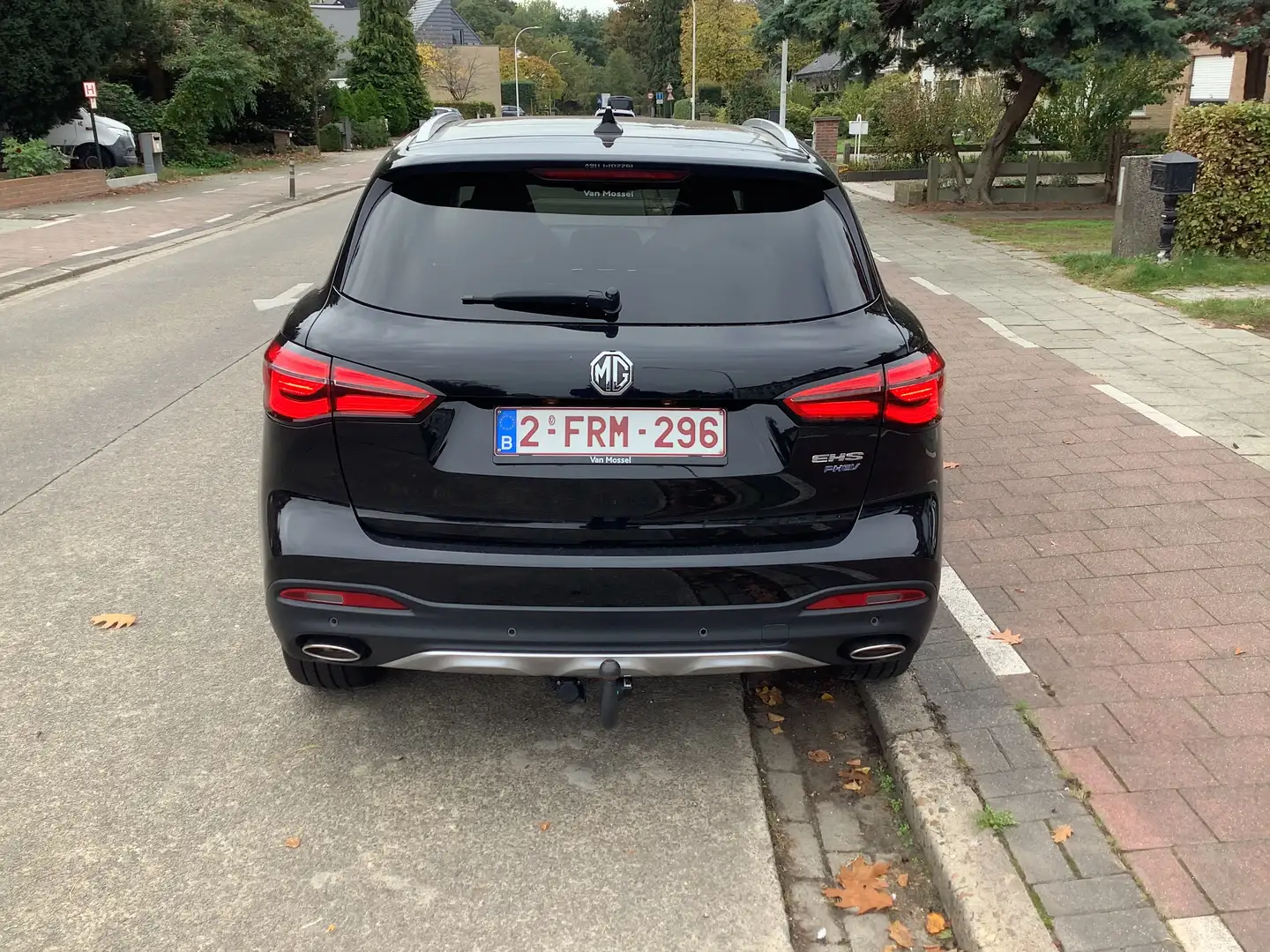 MG EHS EHS PHEV Luxury Zwart - 2