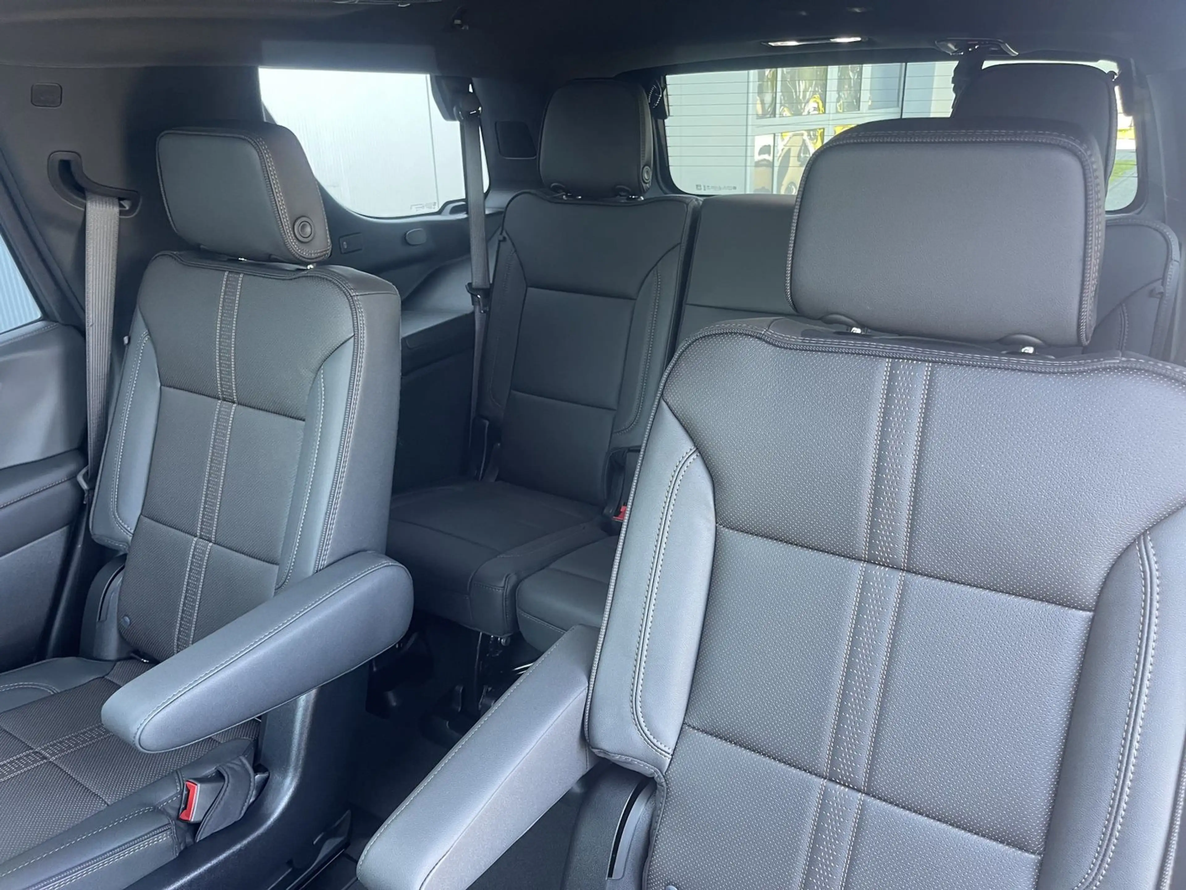 Chevrolet Tahoe High Country 6,2 V8 Entertaiment*24"Räder — photo 12