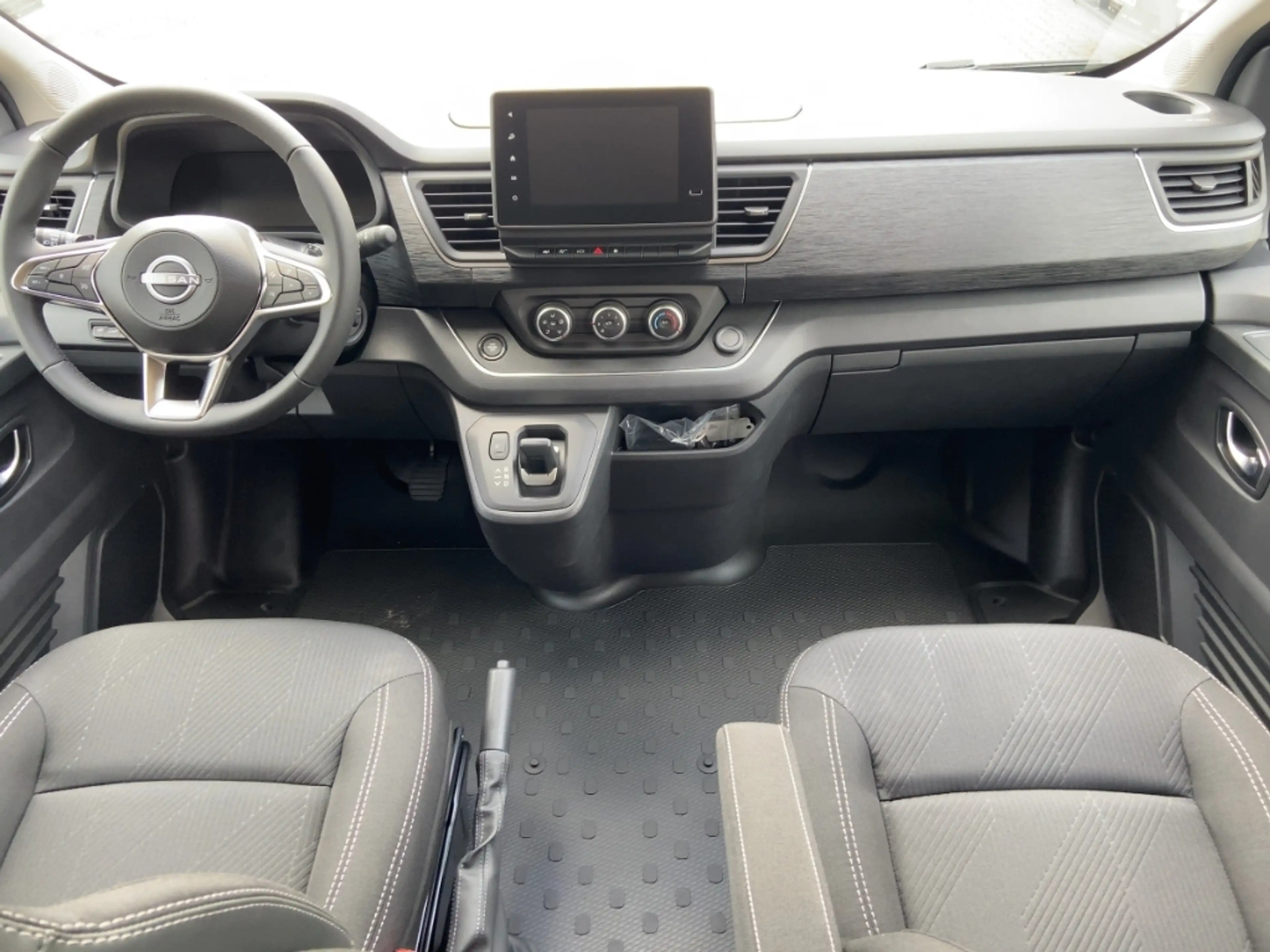 Nissan Primastar Kombi8 TEKNA 9G-Autom.170PS Winter/Design/HK/L1H1 — photo 8