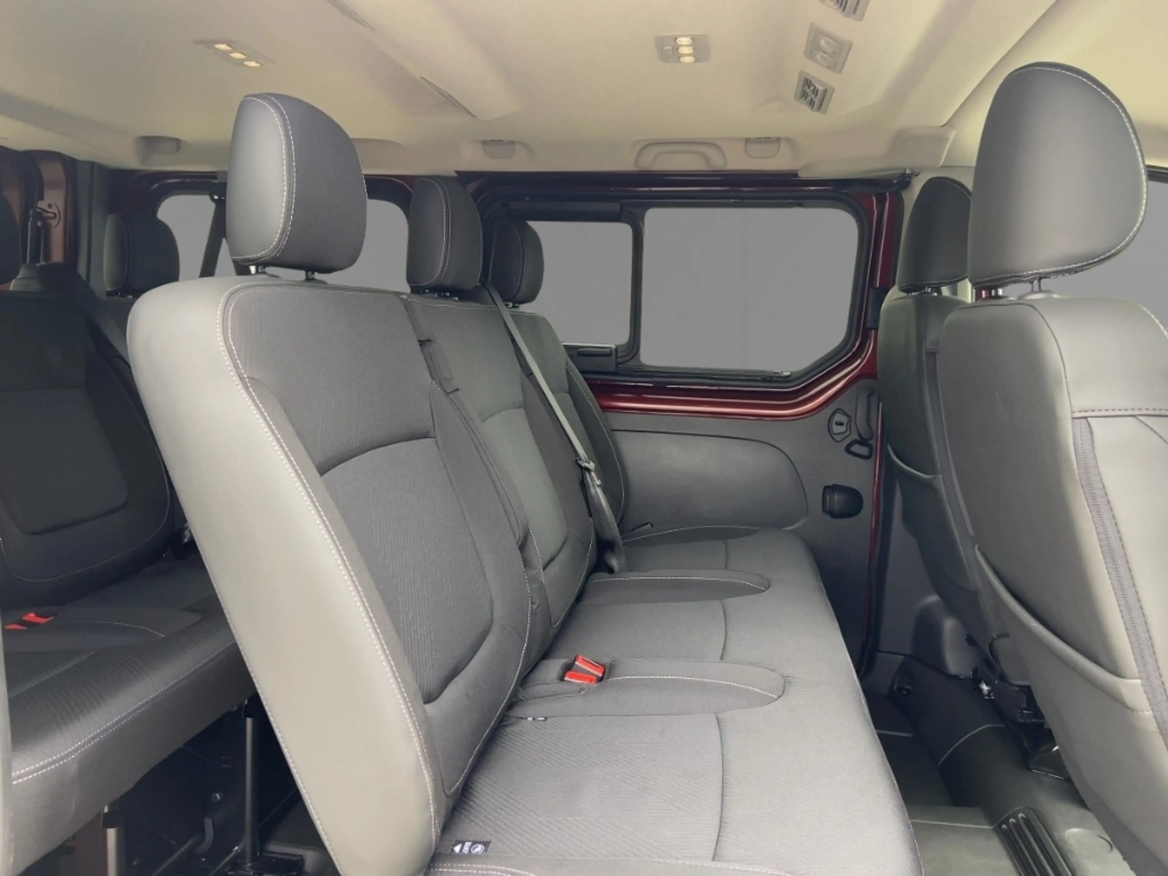Nissan Primastar Kombi8 TEKNA 9G-Autom.170PS Winter/Design/HK/L1H1 — photo 11