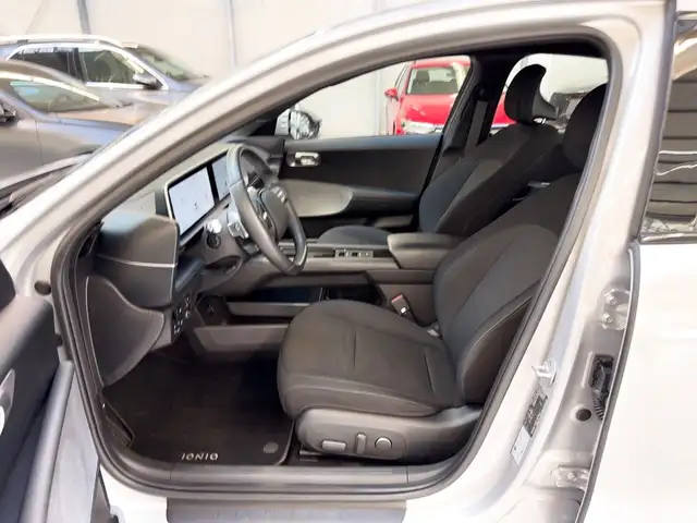 Hyundai IONIQ 6 view 8