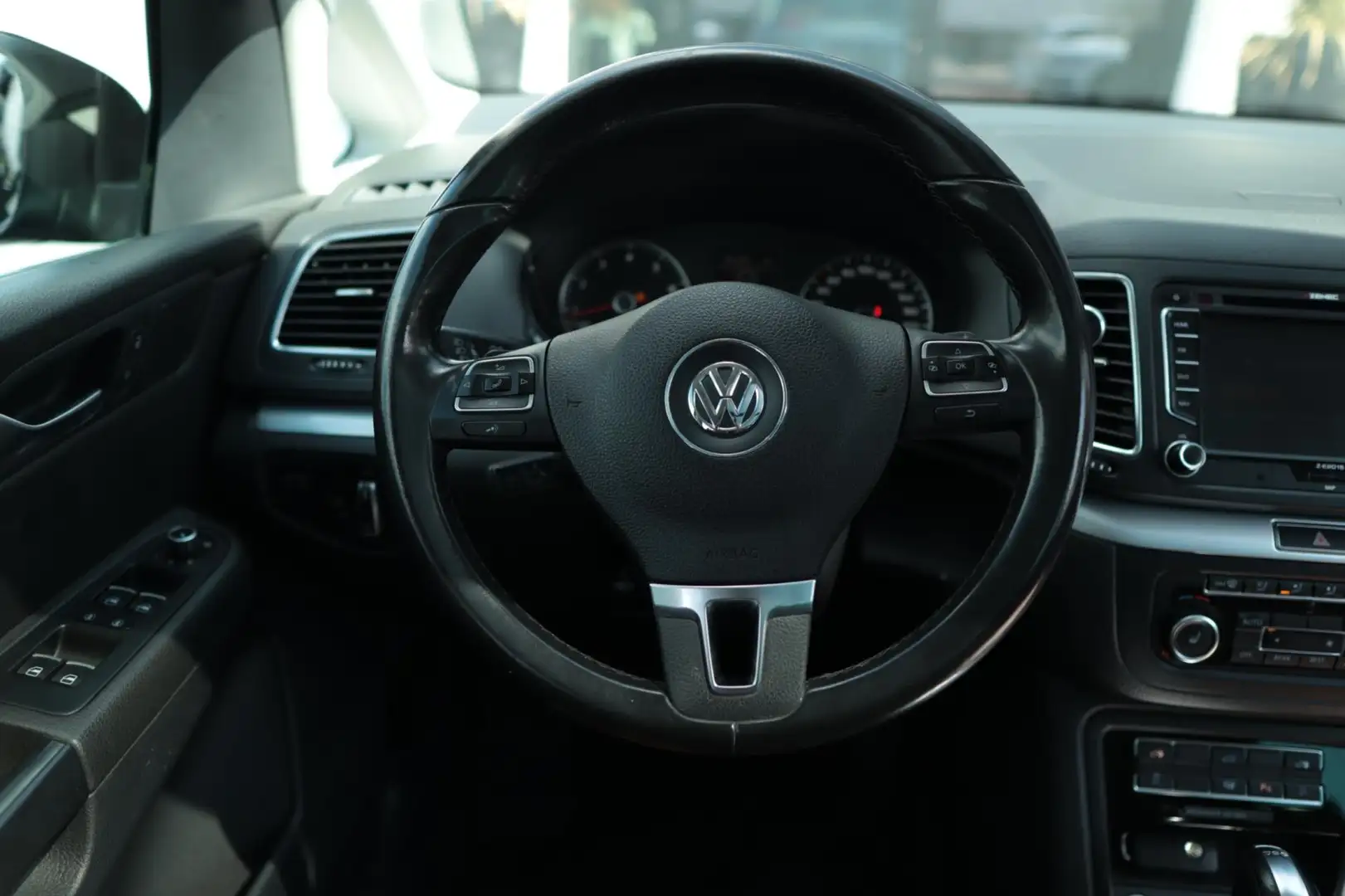Volkswagen Sharan 2.0 TSI Highline |7pers|DSG|Pano|Xenon|Navi| Zwart - 2