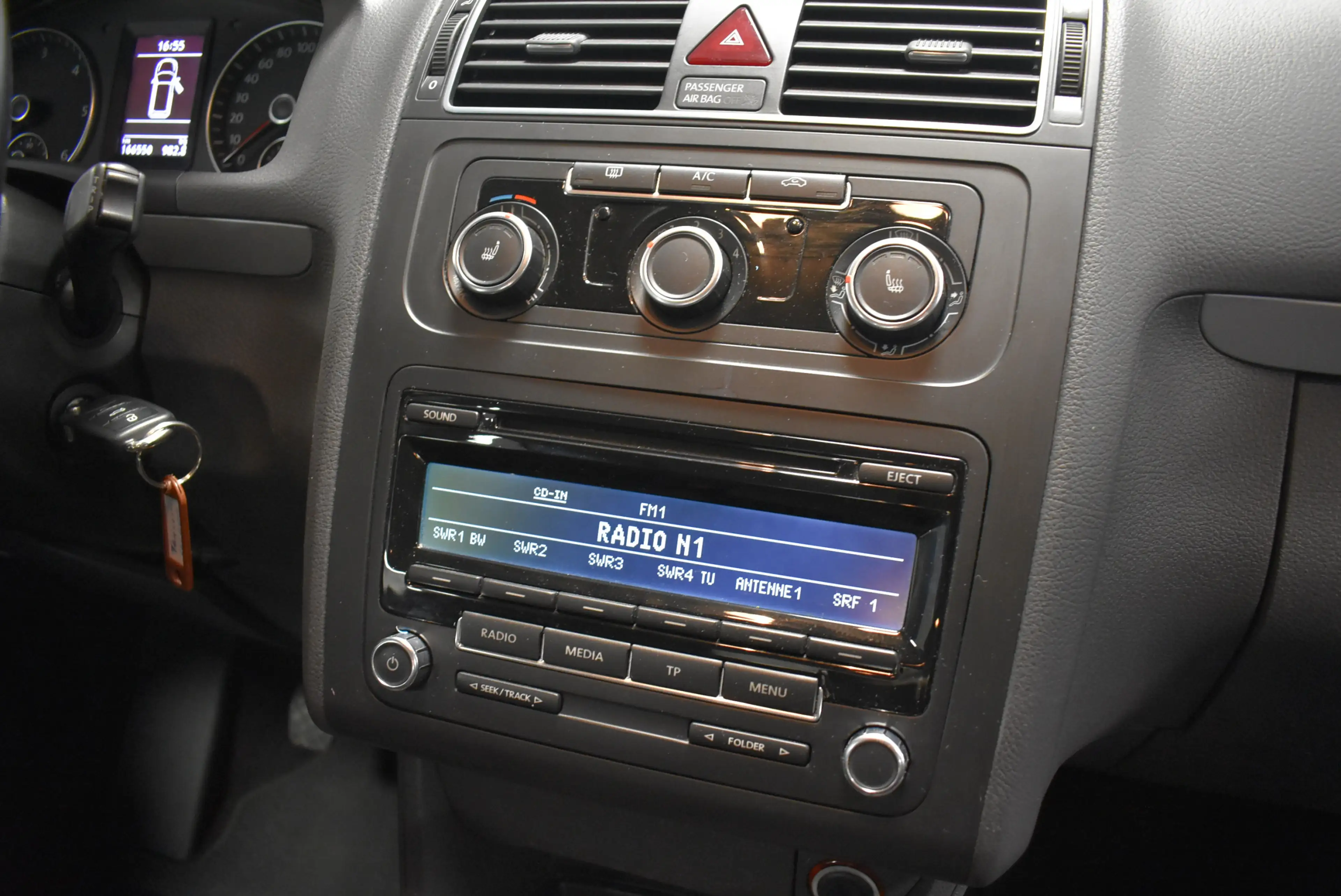 Volkswagen Touran 1.6 TDI Xenon Klima PDC Tempomat Tüv-neu — photo 8