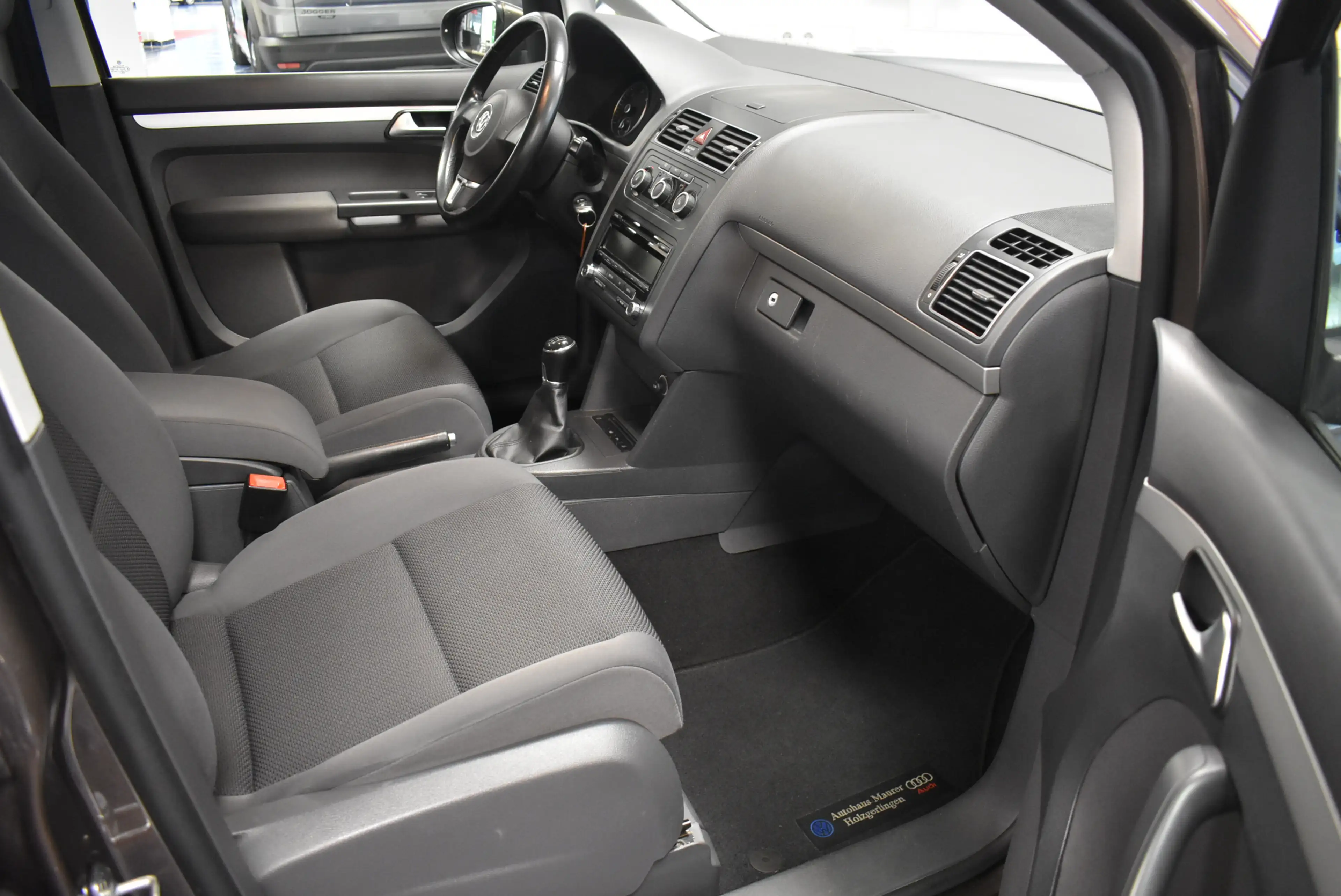 Volkswagen Touran 1.6 TDI Xenon Klima PDC Tempomat Tüv-neu — photo 7