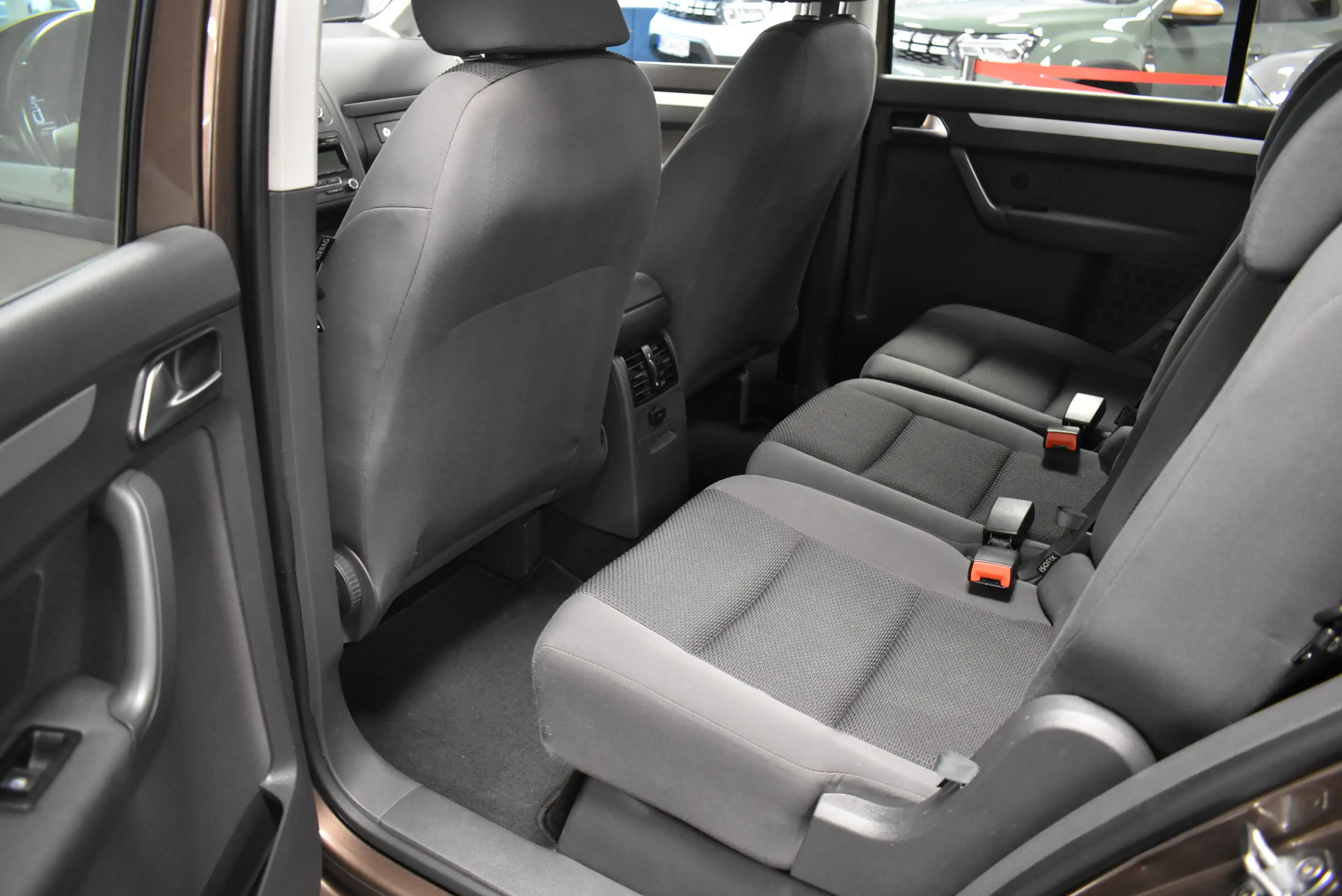 Volkswagen Touran 1.6 TDI Xenon Klima PDC Tempomat Tüv-neu — photo 13