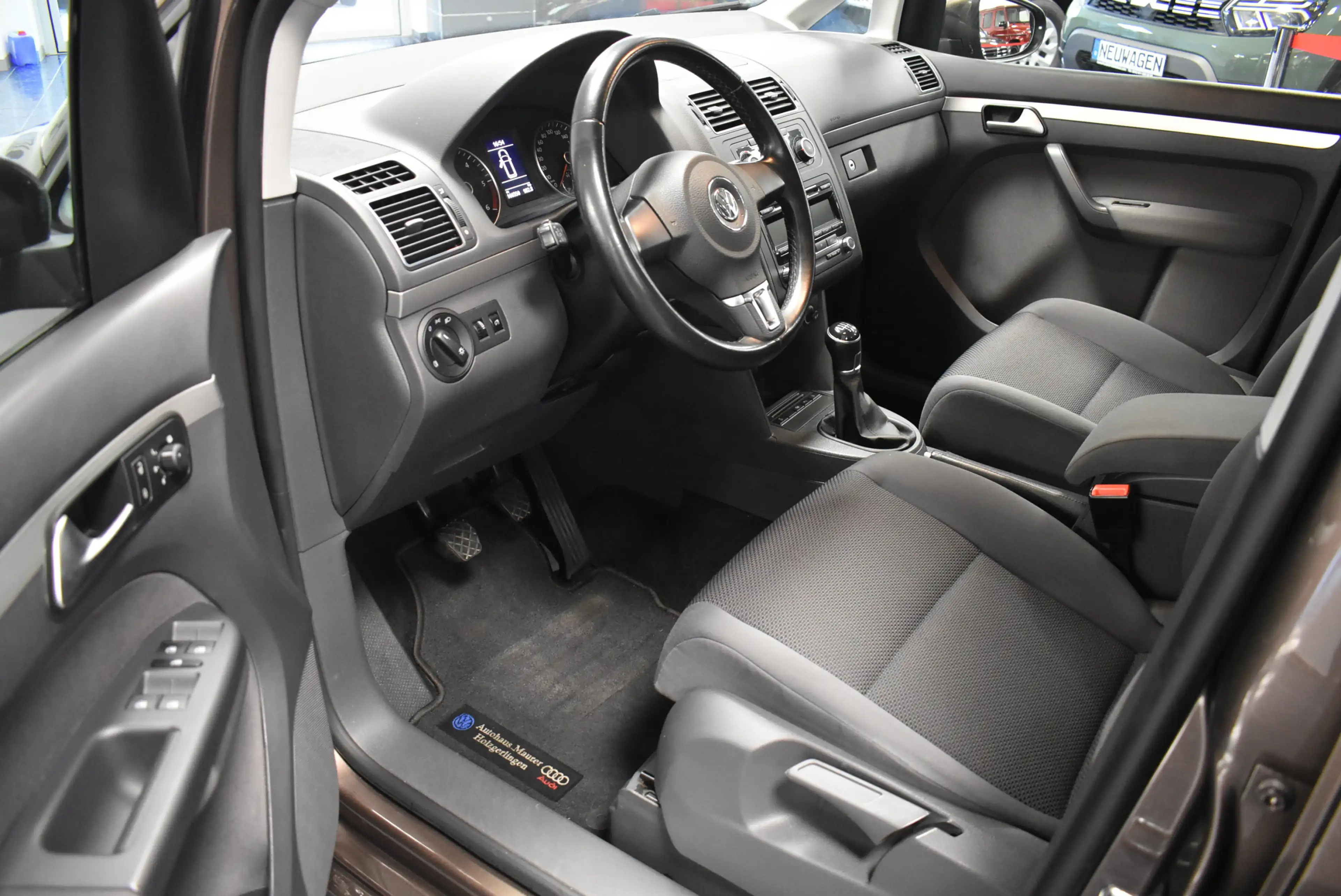 Volkswagen Touran 1.6 TDI Xenon Klima PDC Tempomat Tüv-neu — photo 6