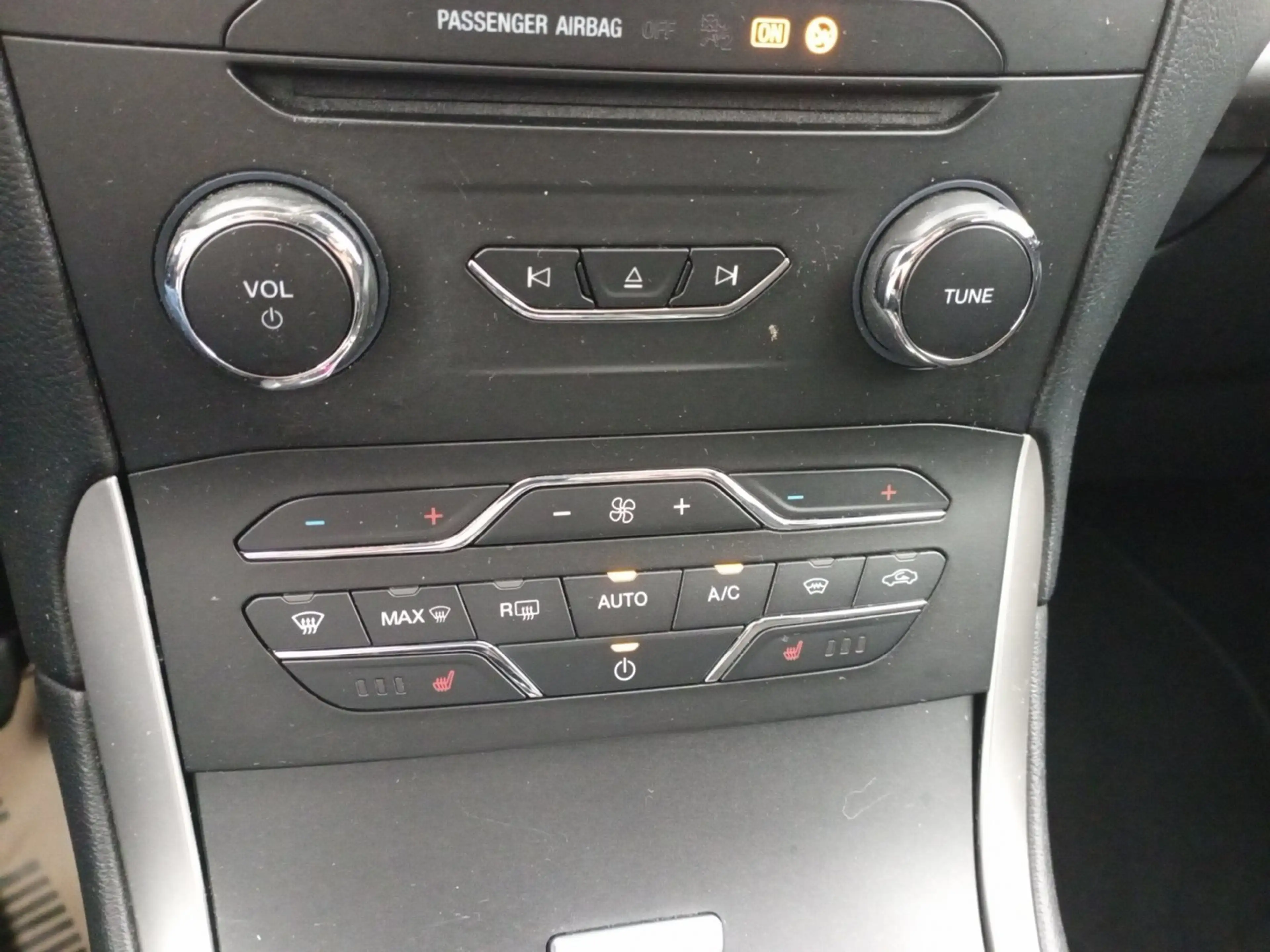 Ford Galaxy 2,0 EcoBlue SCR Business — photo 12