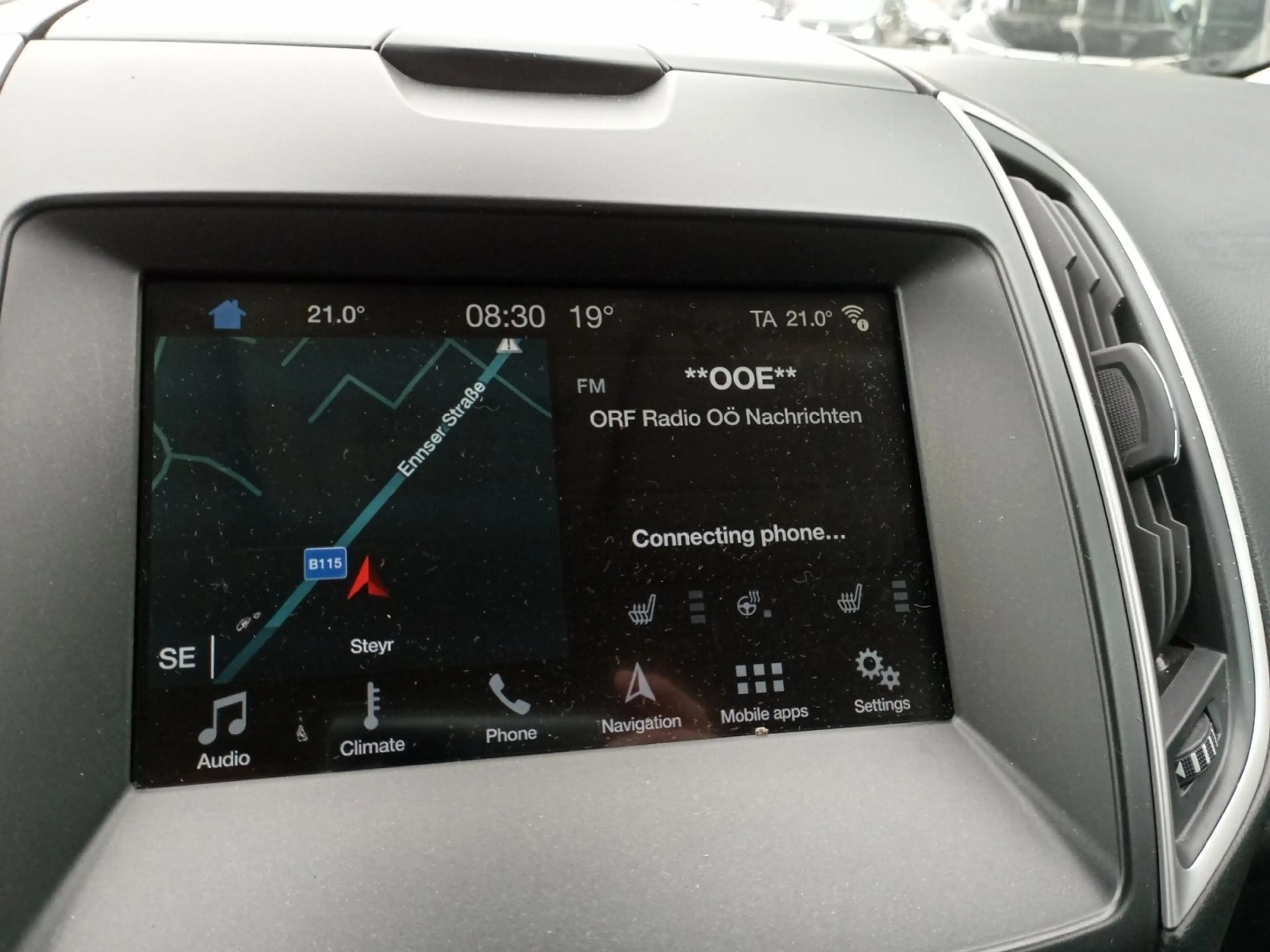 Ford Galaxy 2,0 EcoBlue SCR Business — photo 10