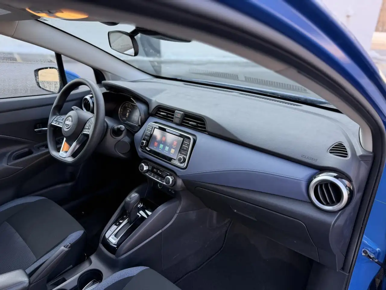 Nissan Versa снимка Nissan Versa