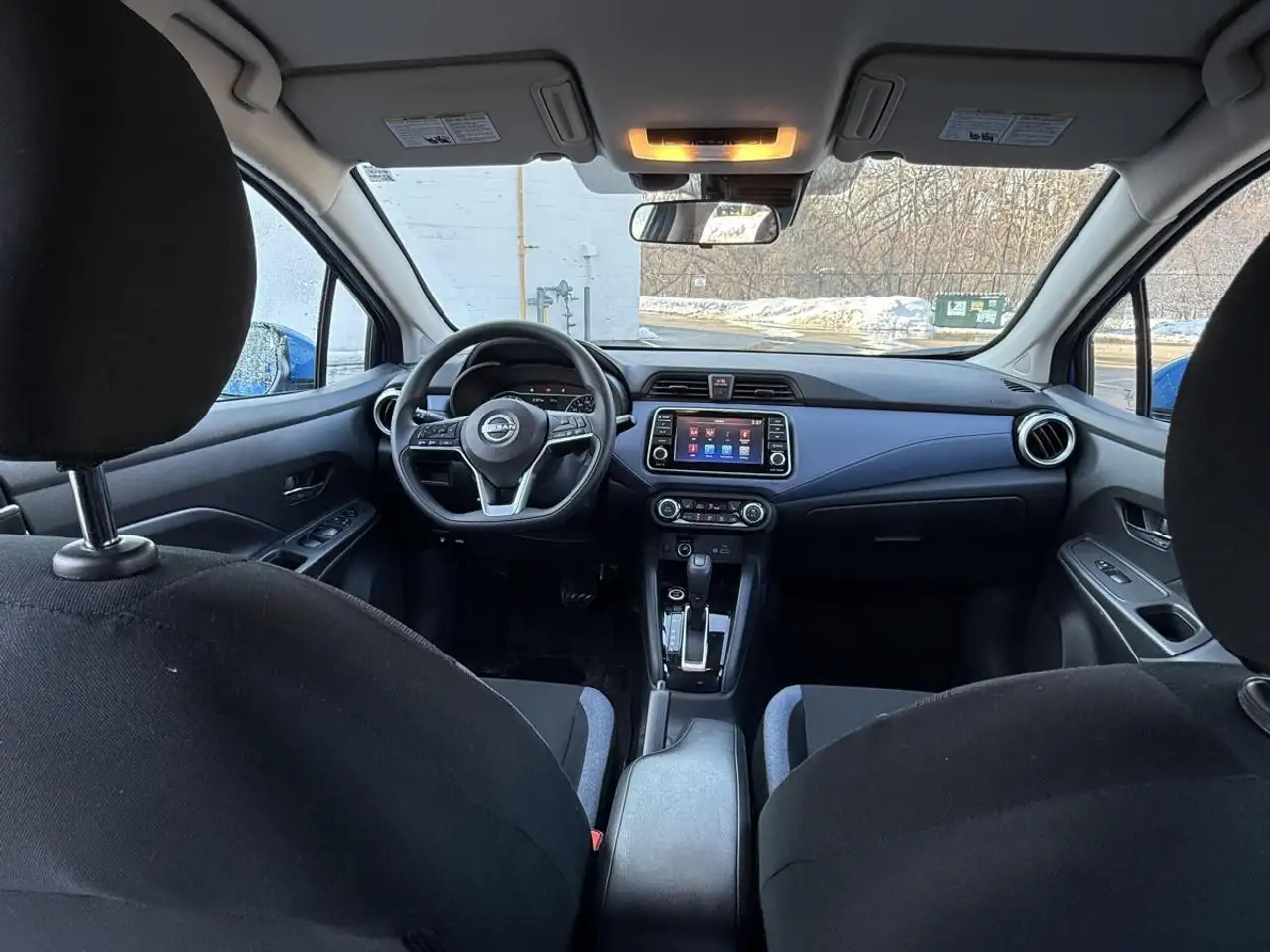 Nissan Versa снимка Nissan Versa