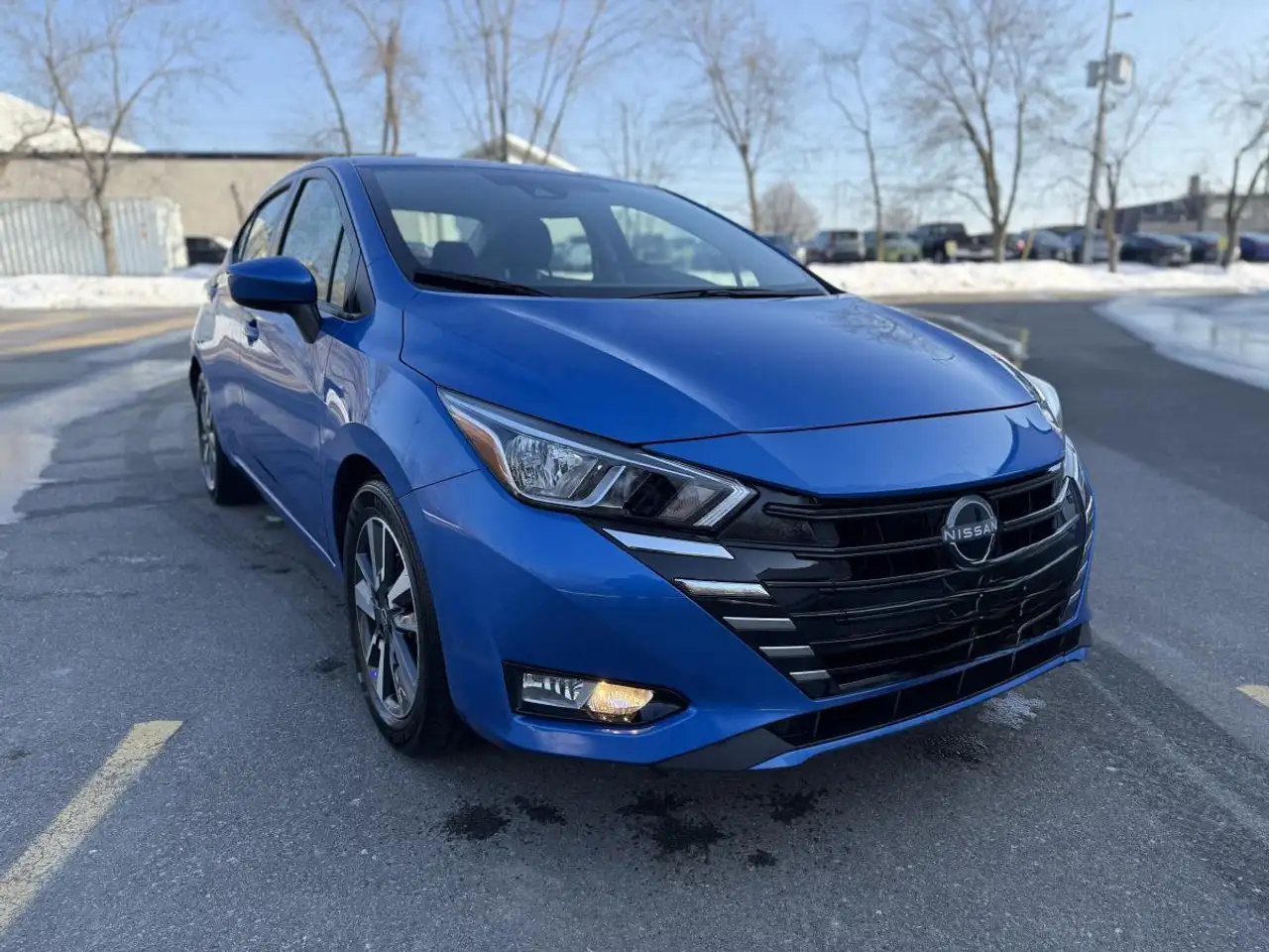 Nissan Versa снимка Nissan Versa