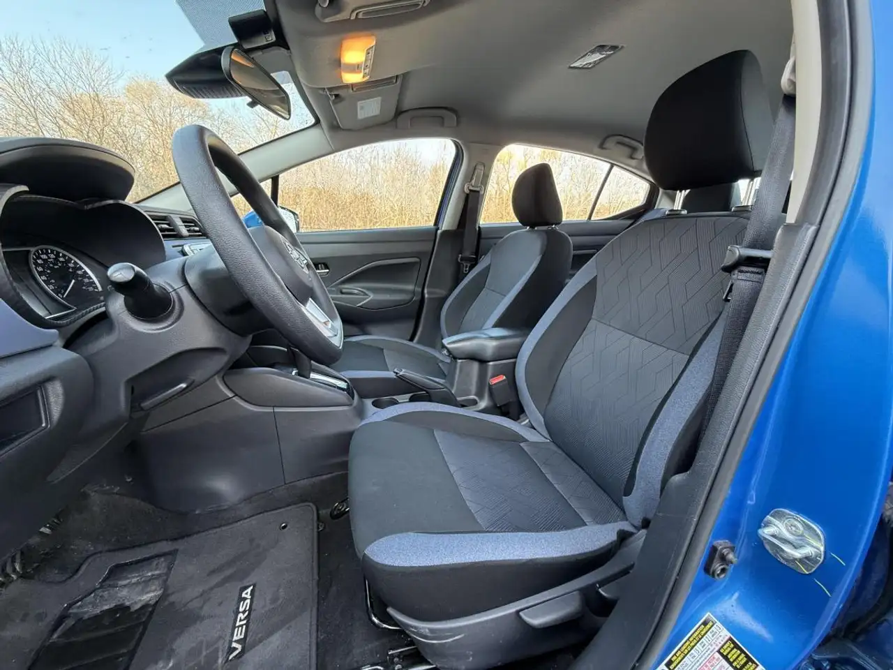 Nissan Versa снимка Nissan Versa