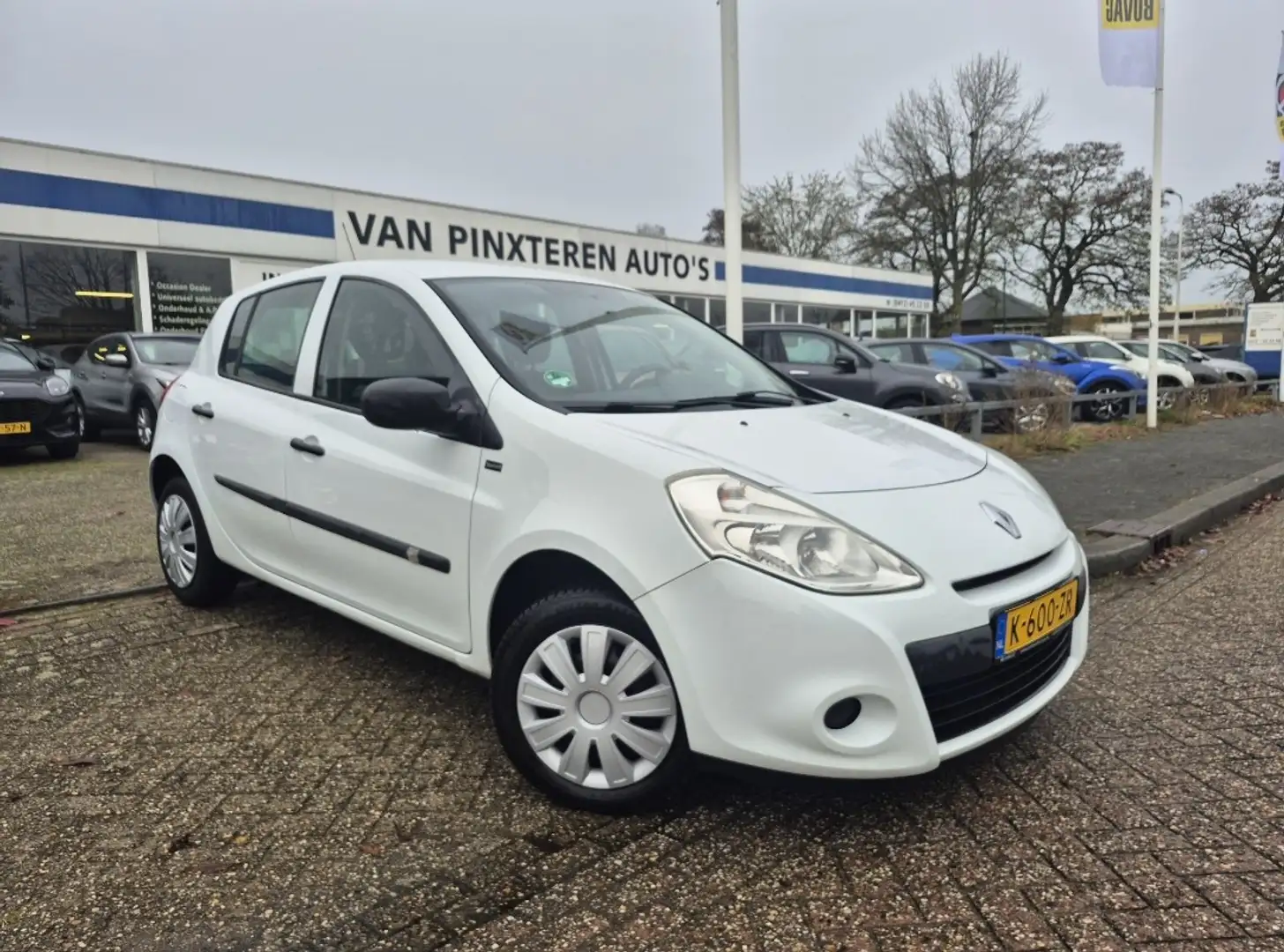 Renault Clio 1.2 Authentique Blanc - 1