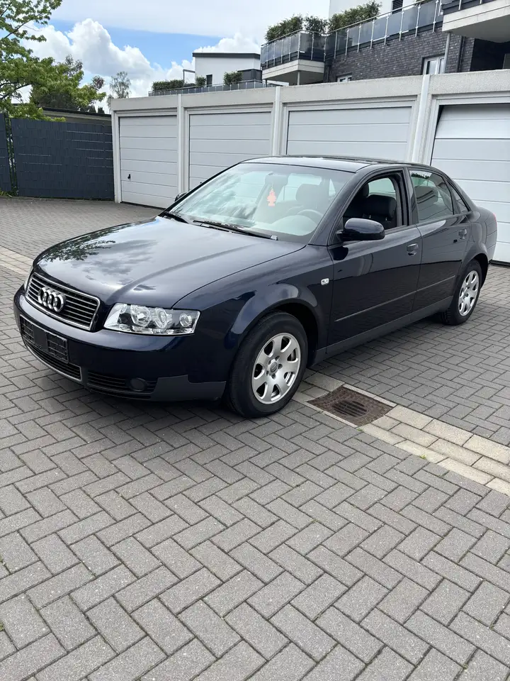Audi A4 1.6, foto 1