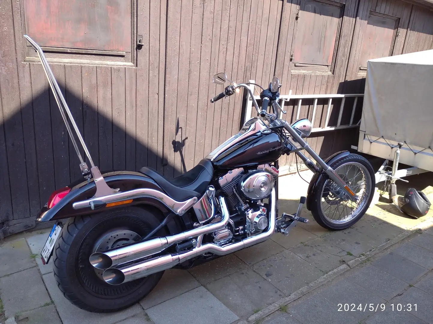 Harley-Davidson Deluxe Noir - 1