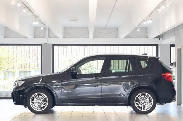 BMW X3 view 8