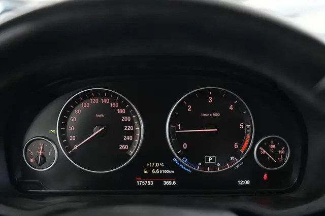 BMW X3 view 16