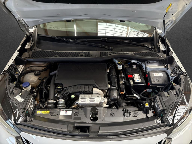 Peugeot 2008 1.2 PureTech 130 GT — photo 5