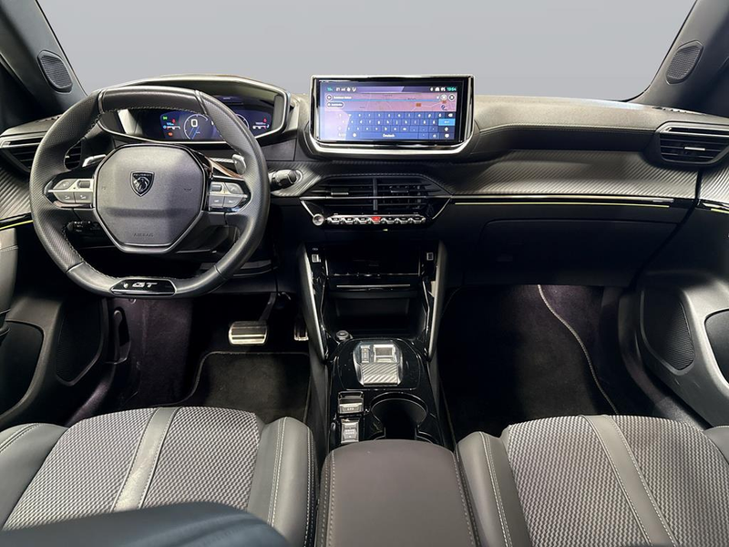 Peugeot 2008 1.2 PureTech 130 GT — photo 9