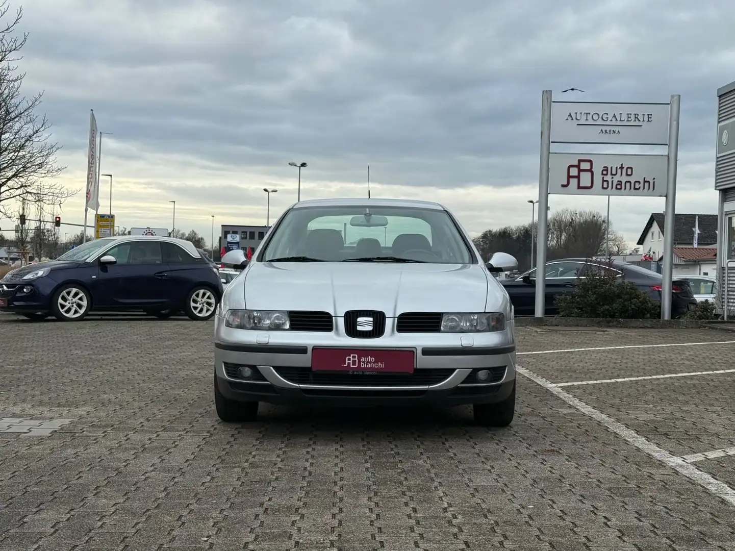 SEAT Toledo Signo 1,8 Autom.*Sitzheiz. *Klima*USB *BT Silber - 2