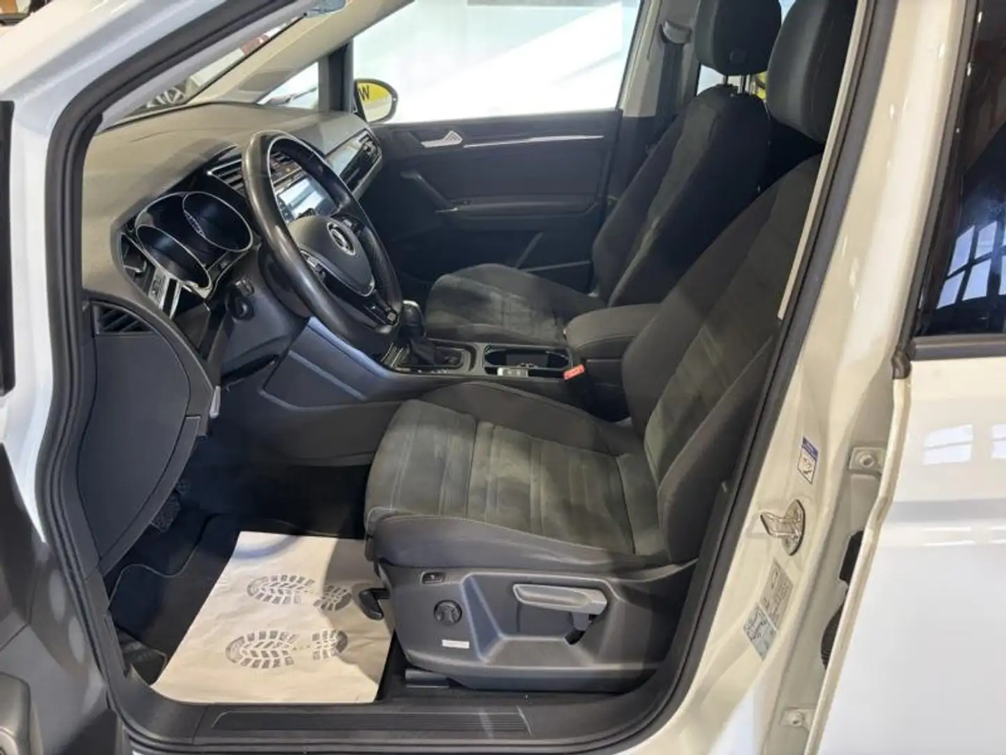 Volkswagen Touran SKY 2,0DSG LED 7-SITZER ACC KAMERA AHK MEGAVOLL Weiß - 2