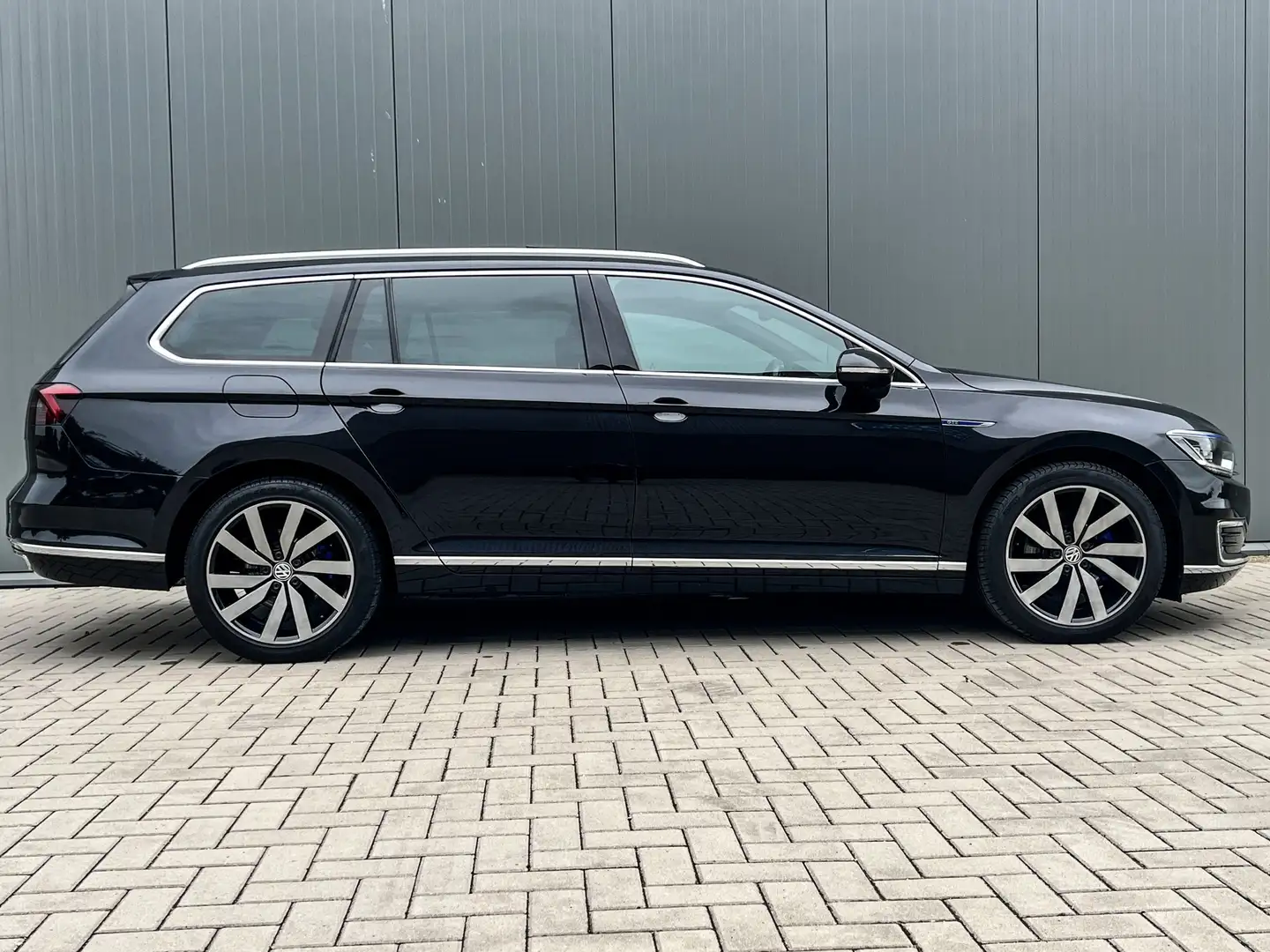 Volkswagen Passat Variant 1.4 TSI GTE R Line Highline Zwart - 2
