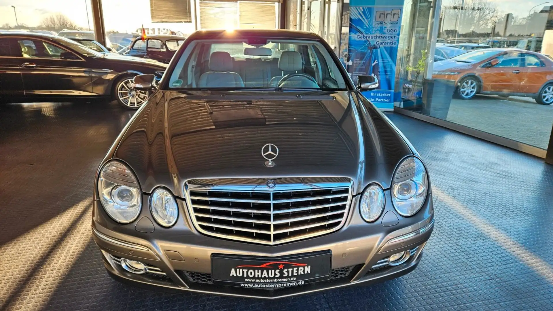 Mercedes-Benz E 280 E -Klasse Lim. E 280 Grau - 2