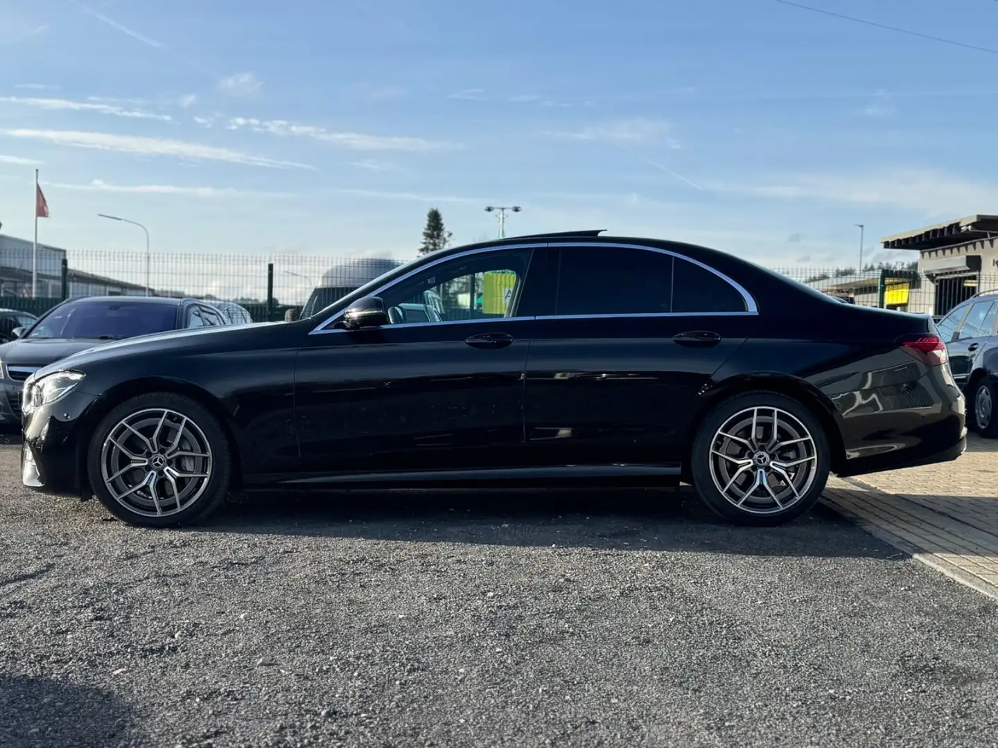 Mercedes-Benz E 400 Limousine E400 d 4Matic AMG Line Schwarz - 2