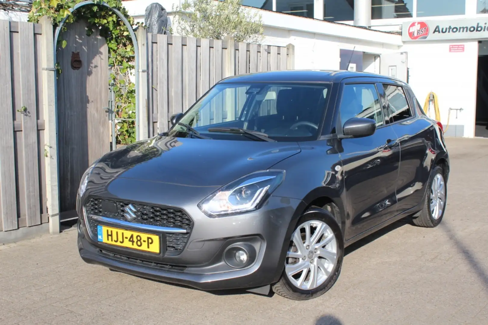 Suzuki Swift 1.2 Select SmartHybride Automaat Grijs - 2