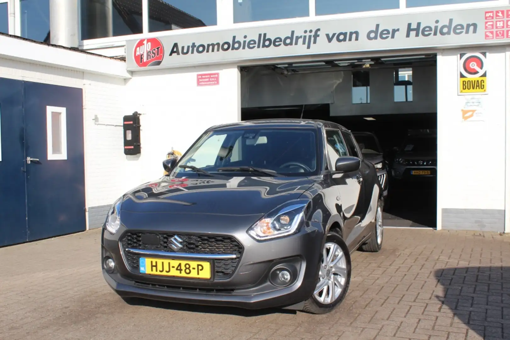 Suzuki Swift 1.2 Select SmartHybride Automaat Grijs - 1