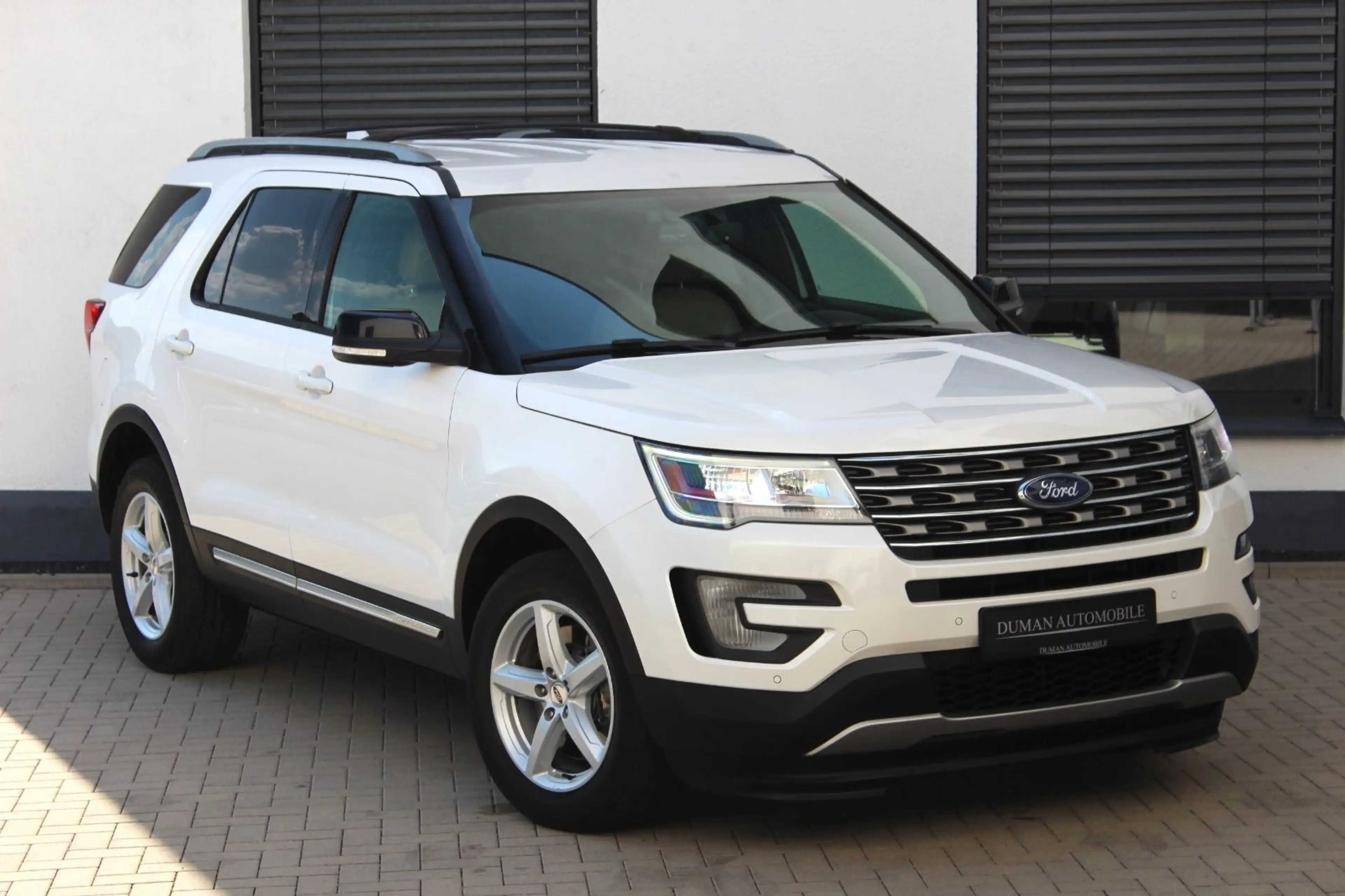 Ford Explorer 3.5 Ti-VCT V6 4x4 6-SITZE AHK PANO — photo 3