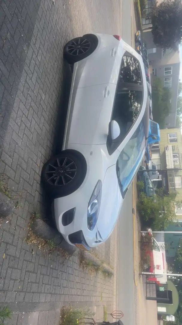 Mazda 2 1.3 BIFUEL Cool Wit - 1