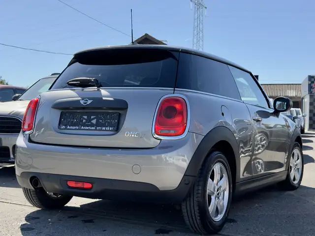 Mini Hatch view 4