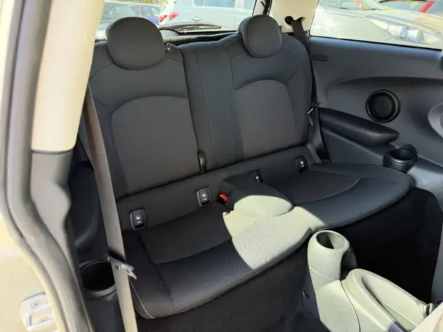 Mini Hatch view 9