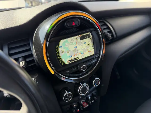 Mini Hatch view 15