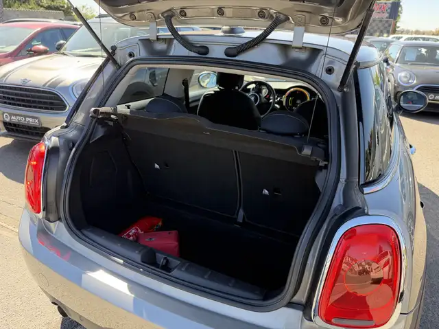 Mini Hatch view 11