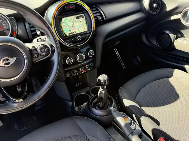 Mini Hatch view 14