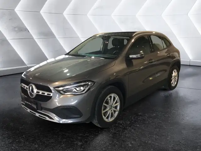 Mercedes-Benz GLA 200 GLA 200 d Automatic Business