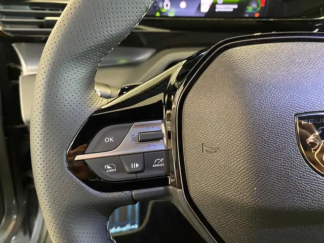 Peugeot 408 view 13