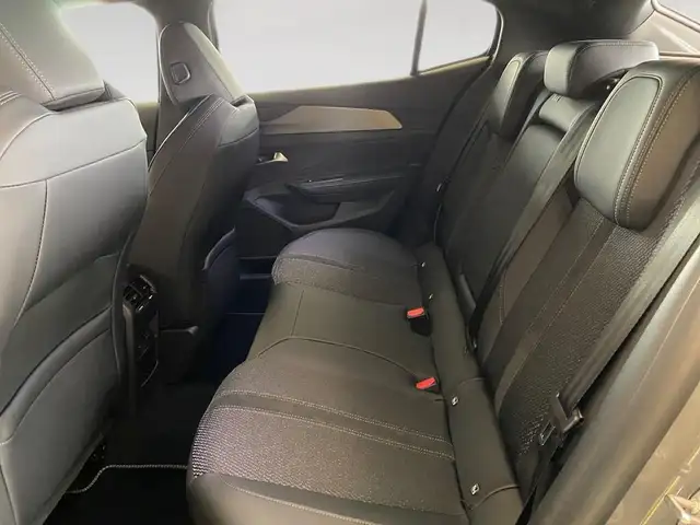 Peugeot 408 view 8
