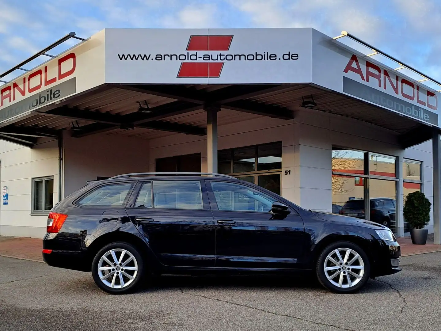 Skoda Octavia Combi 1.4 TSI (1. Hand, Bi-Xenon, Navi) Schwarz - 2