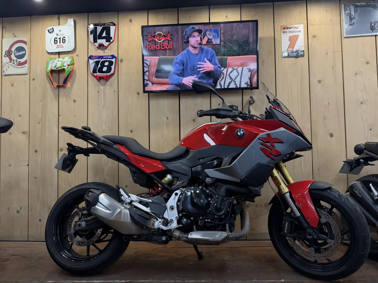 BMW F 900 XR