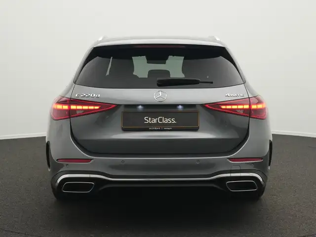 Mercedes-Benz C-Class view 4