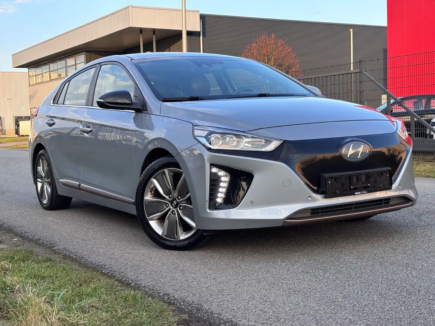 Hyundai IONIQ Premium Elektro-Schiebedach-Leder-LED-Navi Argent - 1