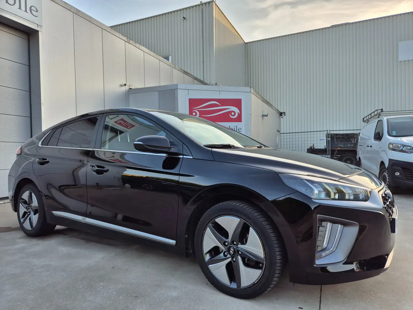 Hyundai IONIQ 1.6 GDi PHEV / HYBRID / 63.307 KM ! 2022 ! Noir - 1