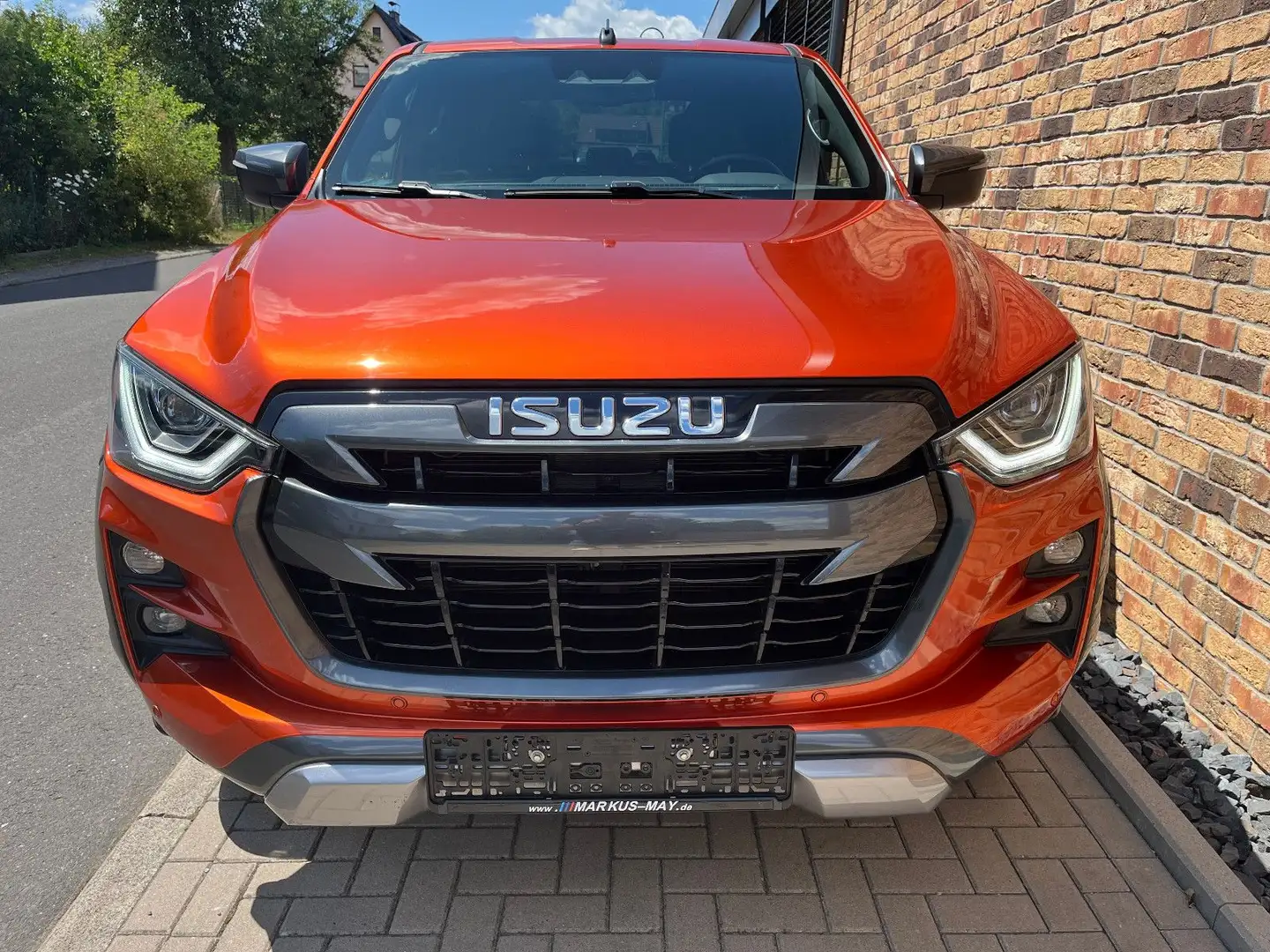 Isuzu D-Max Double Cab 4WD V-CROSS AHK Navi LED Orange - 2